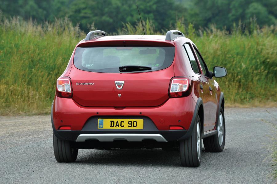  Dacia Sandero Stepway 2013 года  (UK) (фото 13 из 37)